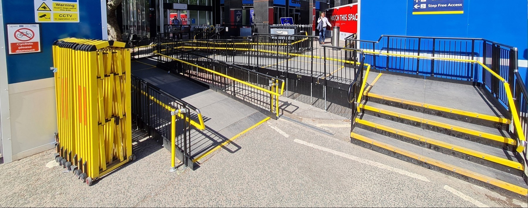 Ramp hire for train station